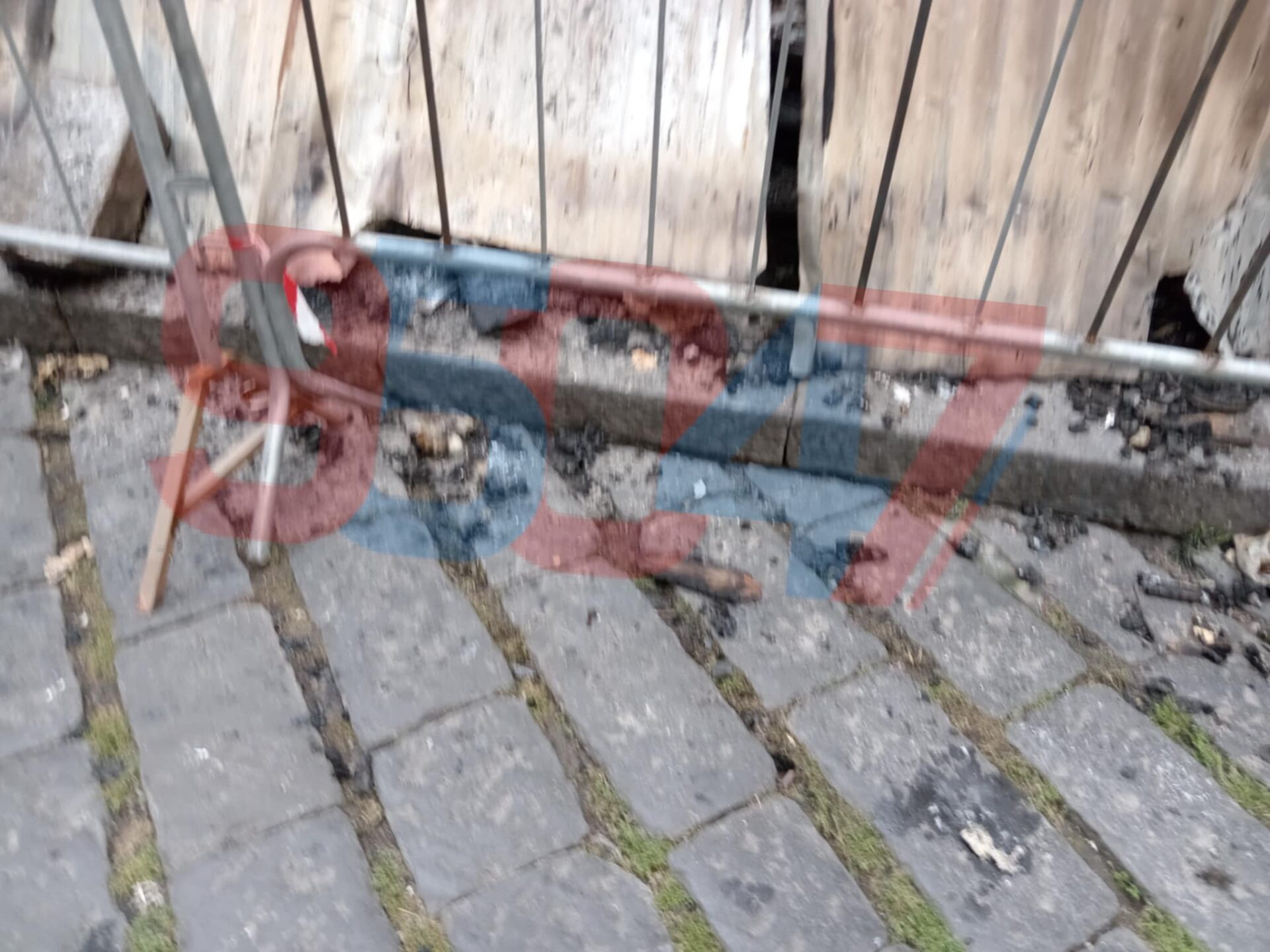 PATERNO'. FIAMME IN UNA CASA DISABITATA VICINO PIAZZA INDIPENDENZA: INTERVENTO DEI VIGILI DEL FUOCO