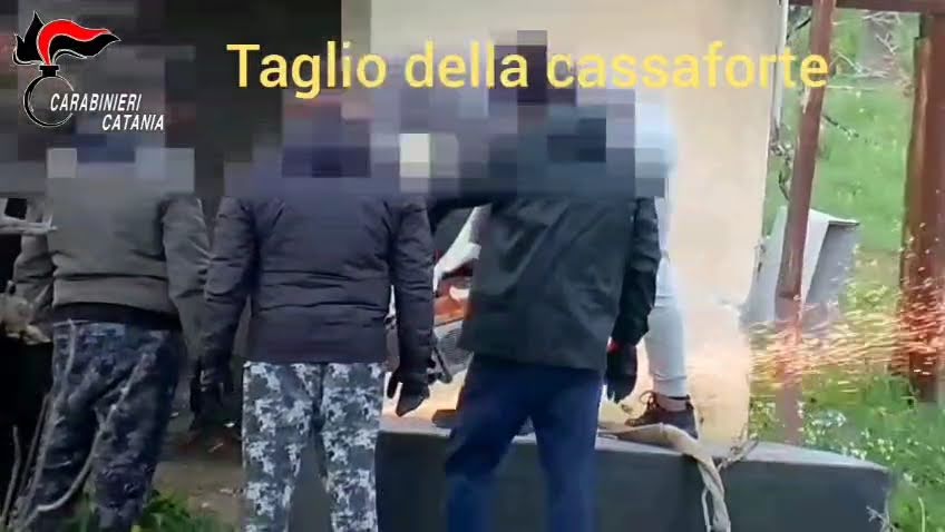 RUBANO UNA CASSAFORTE DA UNA GIOIELLERIA DI AGIRA E CAMION RUBATI NASCOSTI TRA BELPASSO E RAMACCA: SETTE ARRESTI DEI CARABINIERI, I NOMI