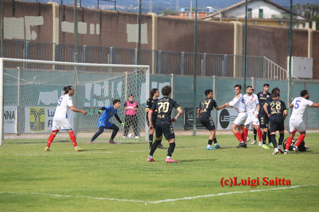PATERNO’: UN PARI PER L’ULTIMA GARA DI UNA STAGIONE DA INCORNICIARE LE FOTO