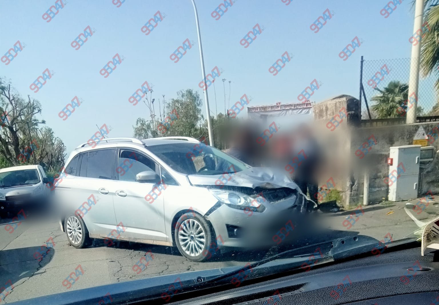 PATERNÒ, VIOLENTO SCONTRO AUTO VESPA IN VIA VERGA, FERITI