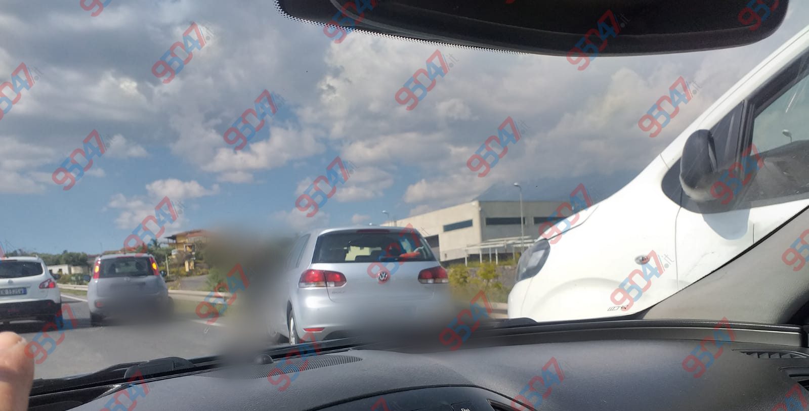 TAMPONAMENTO SULLA SS 284 NEI PRESSI DELLO SVINCOLO DI SANTA MARIA DI LICODIA: TRAFFICO RALLENTATO