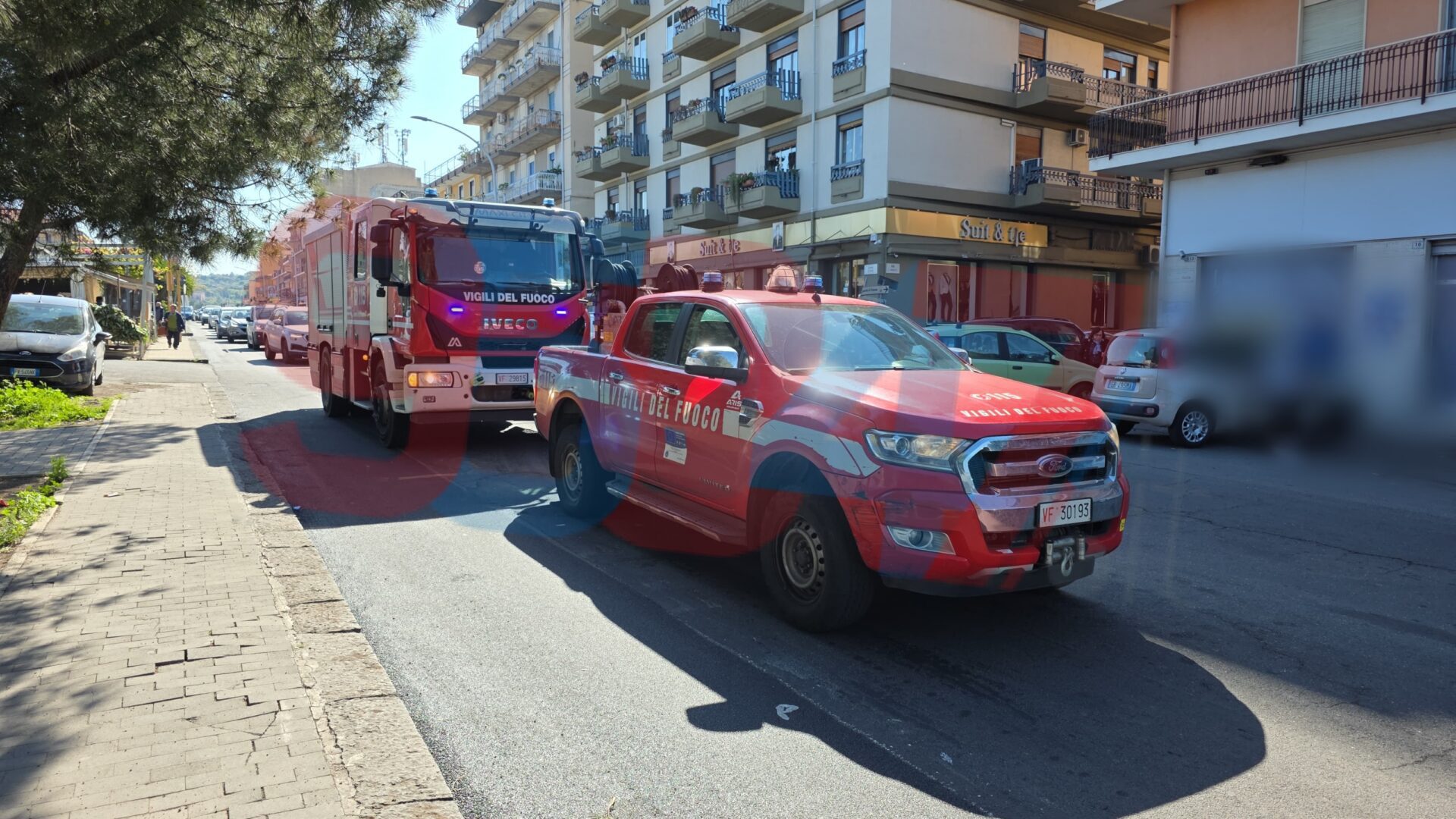 PATERNÒ, INCIDENTE IN CORSO ITALIA: DONNA INVESTITA DA AUTO, DINAMICA AL VAGLIO DELLA POLIZIA MUNICIPALE