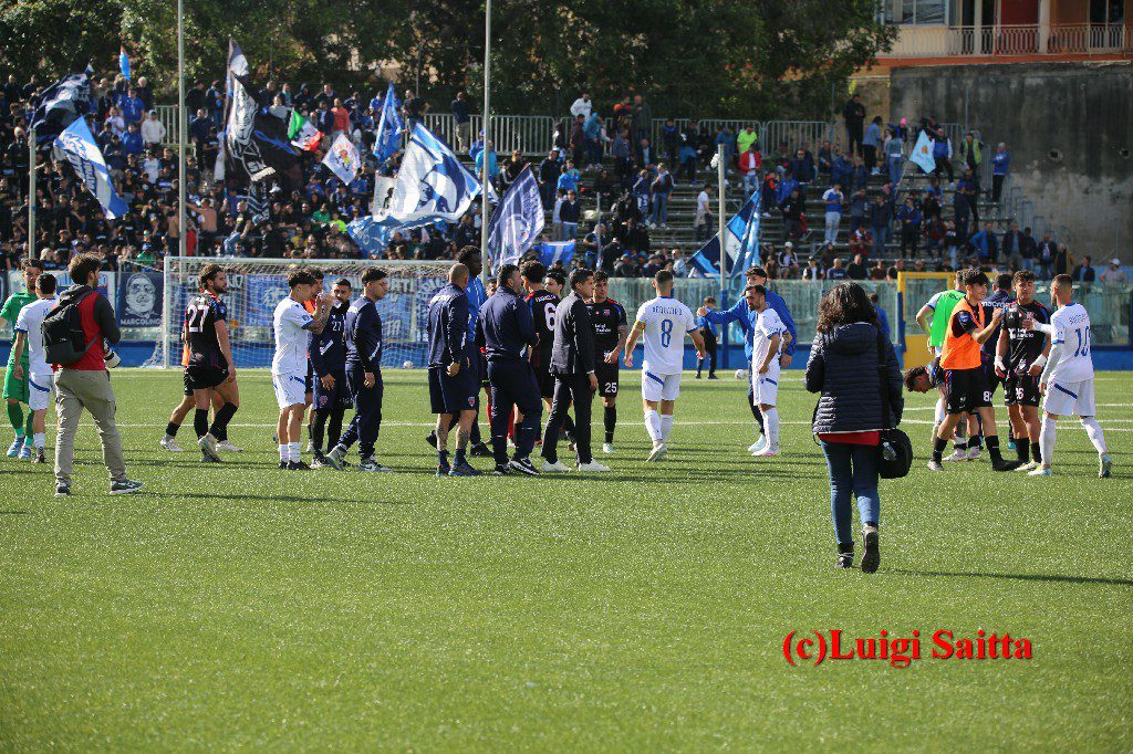 PATERNO’ CALCIO: SIRACUSA VINCE E SI AVVICINA ALLA C, PRIMO TEMPO ALLA PARI, POI IL CROLLO