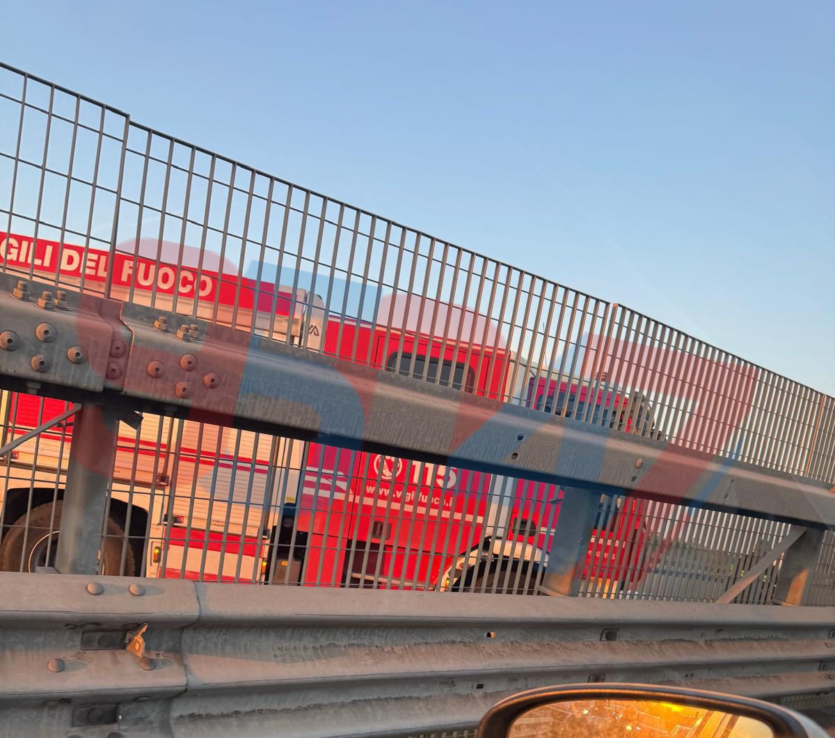 NUOVO INCIDENTE POCHI MINUTI FA SULLA SS121: AMBULANZE SUL POSTO E TRAFFICO BLOCCATO