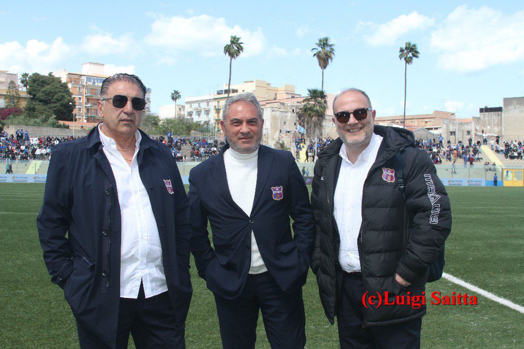 PATERNO’ CALCIO: SIRACUSA VINCE E SI AVVICINA ALLA C, PRIMO TEMPO ALLA PARI, POI IL CROLLO