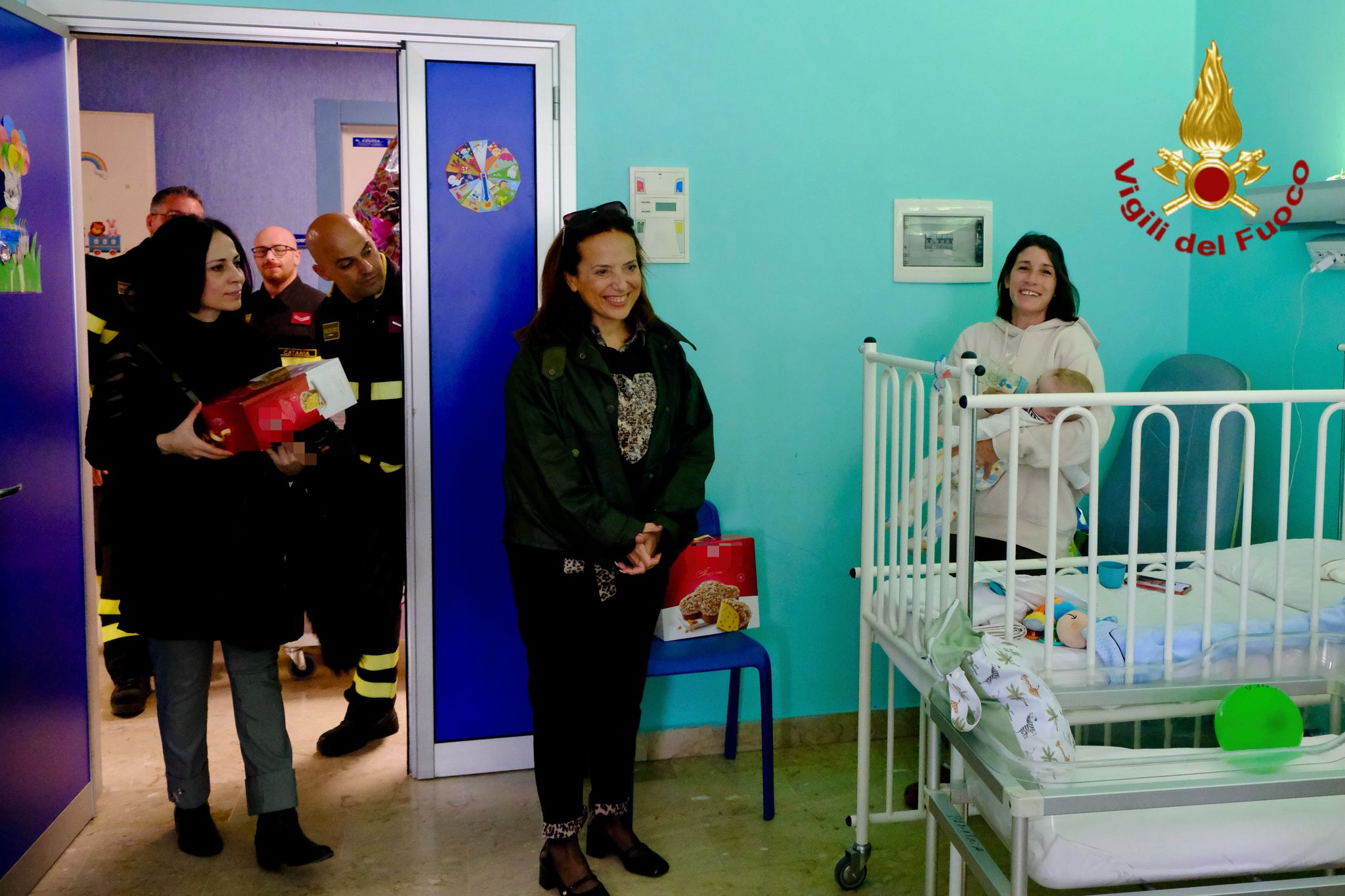 VIGILI DEL FUOCO IN VISITA ALL'OSPEDALE GARIBALDI NESIMA DI CATANIA