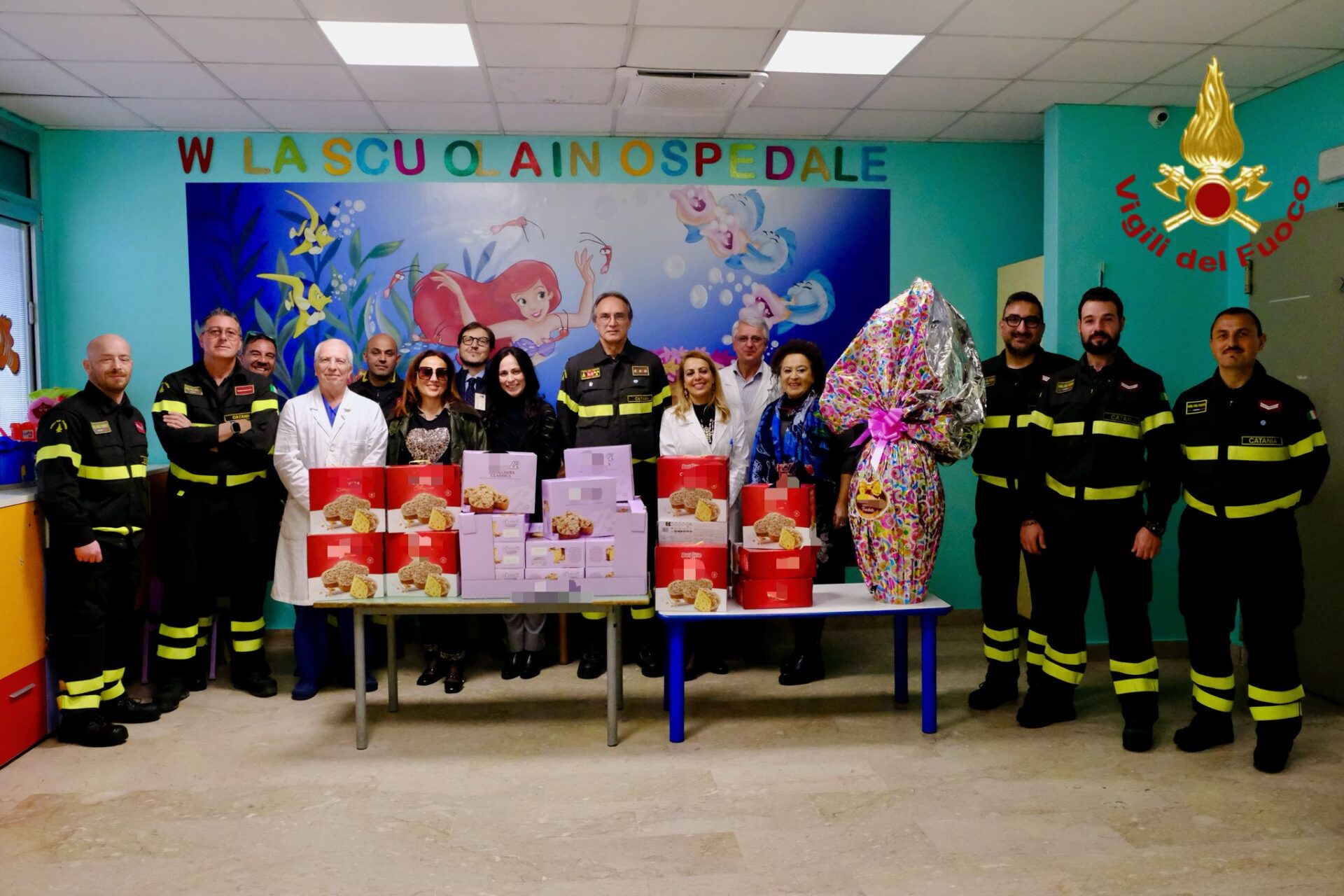 VIGILI DEL FUOCO IN VISITA ALL'OSPEDALE GARIBALDI NESIMA DI CATANIA