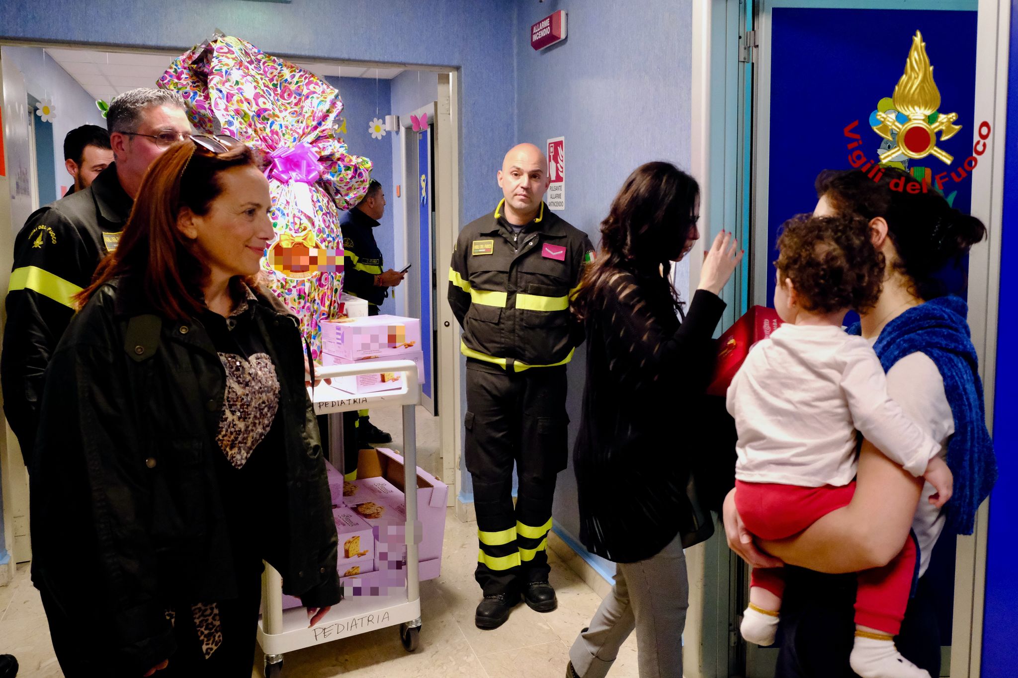 VIGILI DEL FUOCO IN VISITA ALL'OSPEDALE GARIBALDI NESIMA DI CATANIA