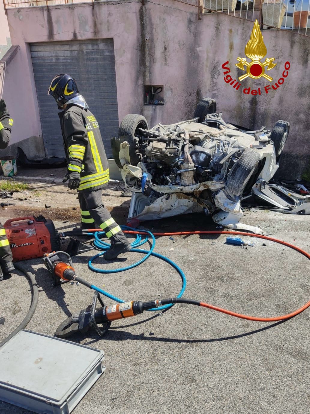 SCONTRO TRA AUTO A CAPO D'ORLANDO: MUORE UNA DONNA DI 77 ANNI E TRE GIOVANI FERITI, UNO IN GRAVI CONDIZIONI