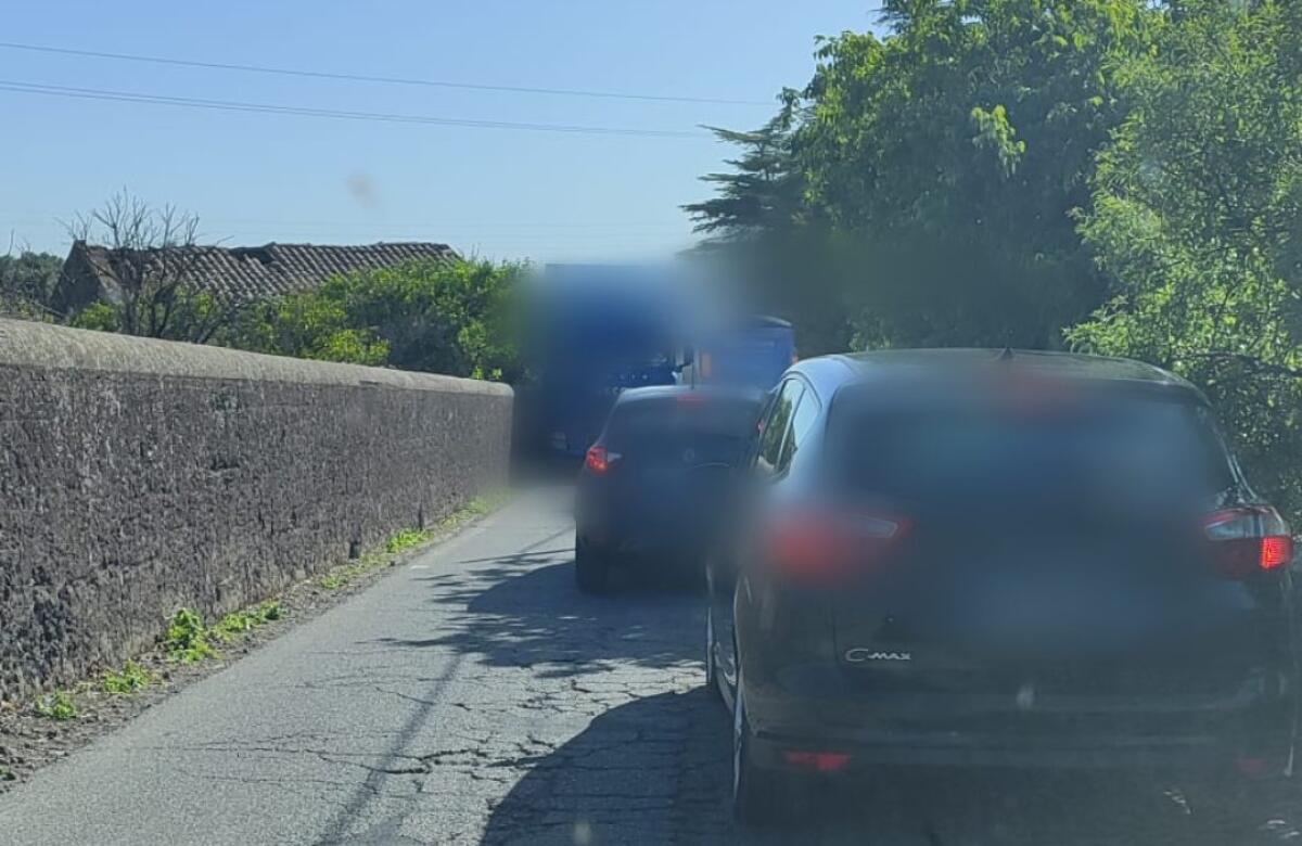 S.P. 57 – PRECISAZIONE SULLA NUOVA VIABILITÀ: SI PUÒ SCENDERE VERSO PATERNÒ. I DIVIETI RIGUARDANO SOLO LA DIREZIONE RAGALNA - 