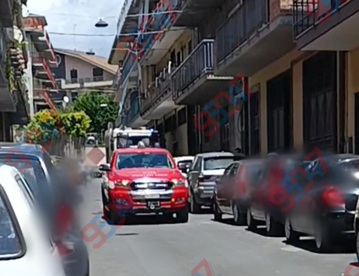 PATERNÒ, FUGA DI GAS IN VIA MALTA: INTERVENGONO I VIGILI DEL FUOCO - 