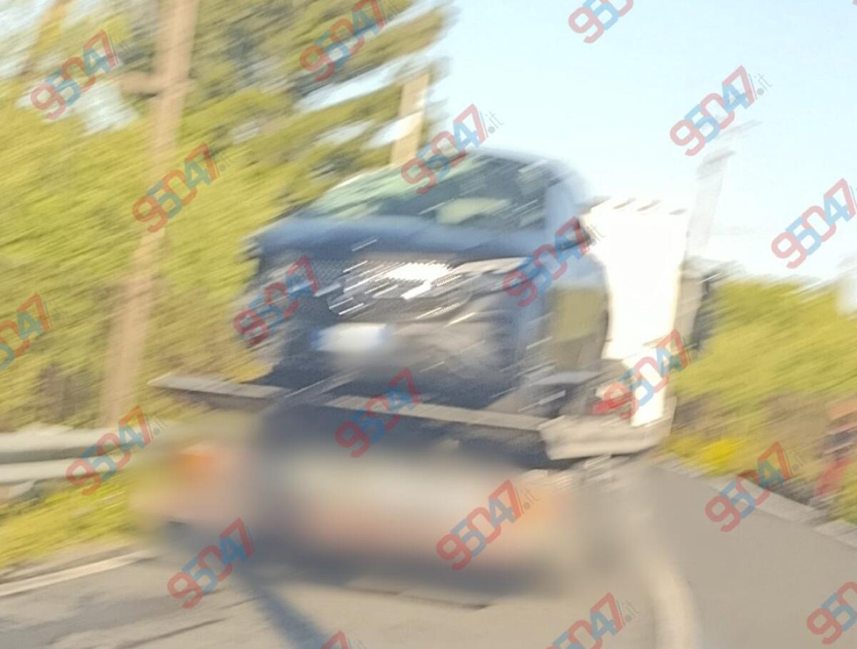 BELPASSO. INCIDENTE SULLA SP160 TRA RAGALNA E NICOLOSI: AUTO CONTRO UN MURETTO - 