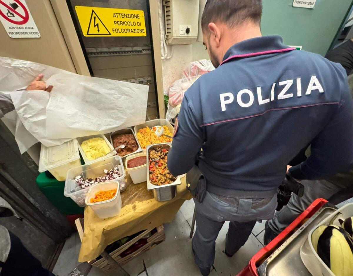 CATANIA, CONTROLLI IN RISTORANTE E LOCALE DANZANTE: CIBO NON TRACCIATO E SCARSA IGIENE, SANZIONI PER 20MILA EURO - 