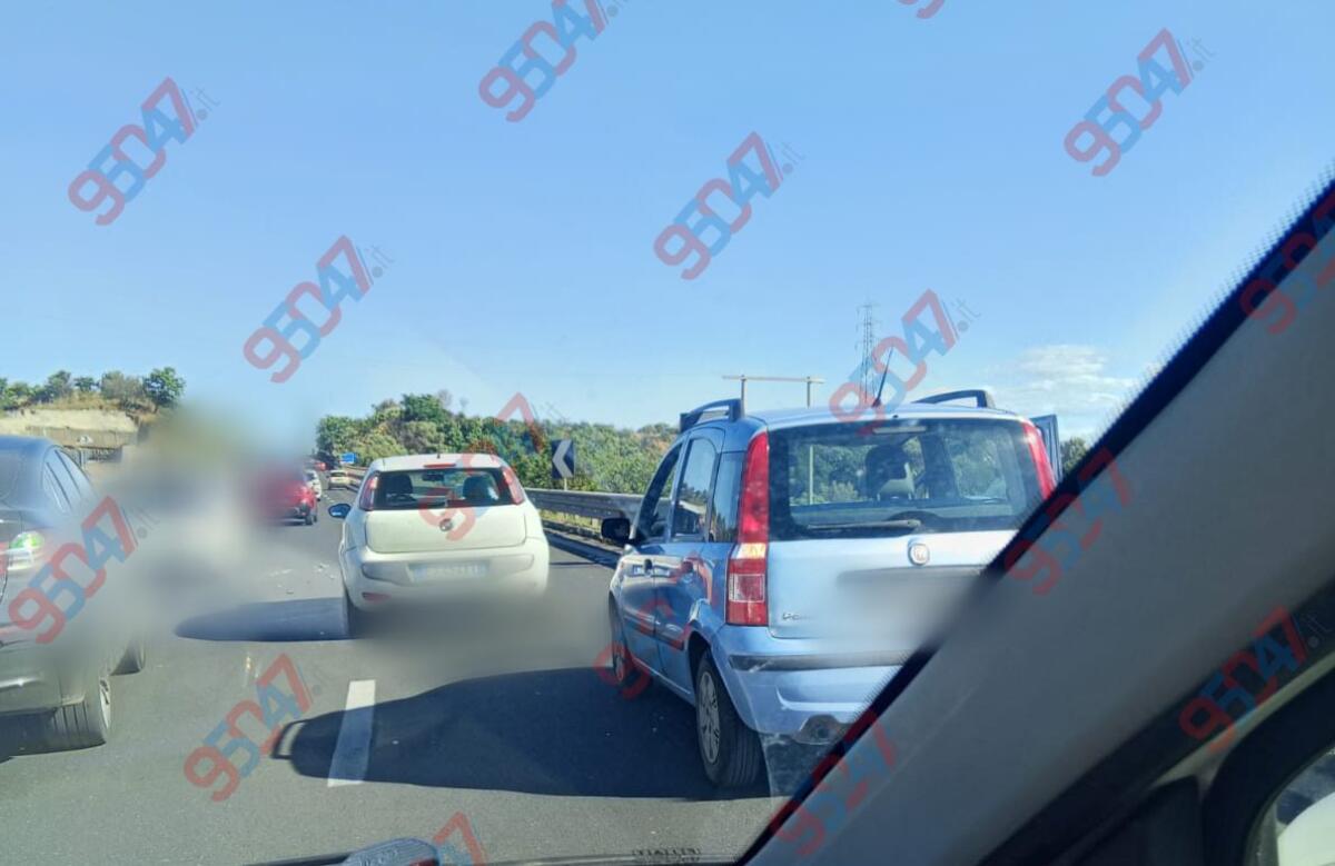 SCONTRO SULLA SS121 VICINO ALLO SVINCOLO PATERNÒ: CODE - 