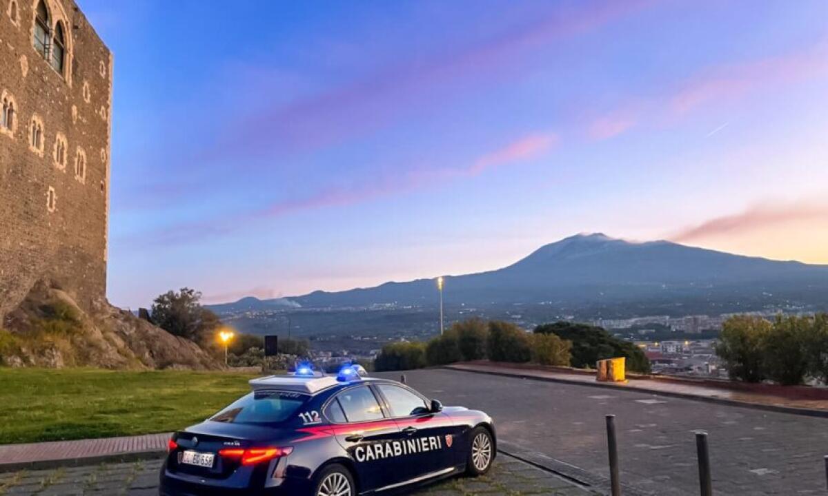 Paternò, arrestato il 25enne accusato di aver aggredito cinque donne con baci forzati e violenza - 