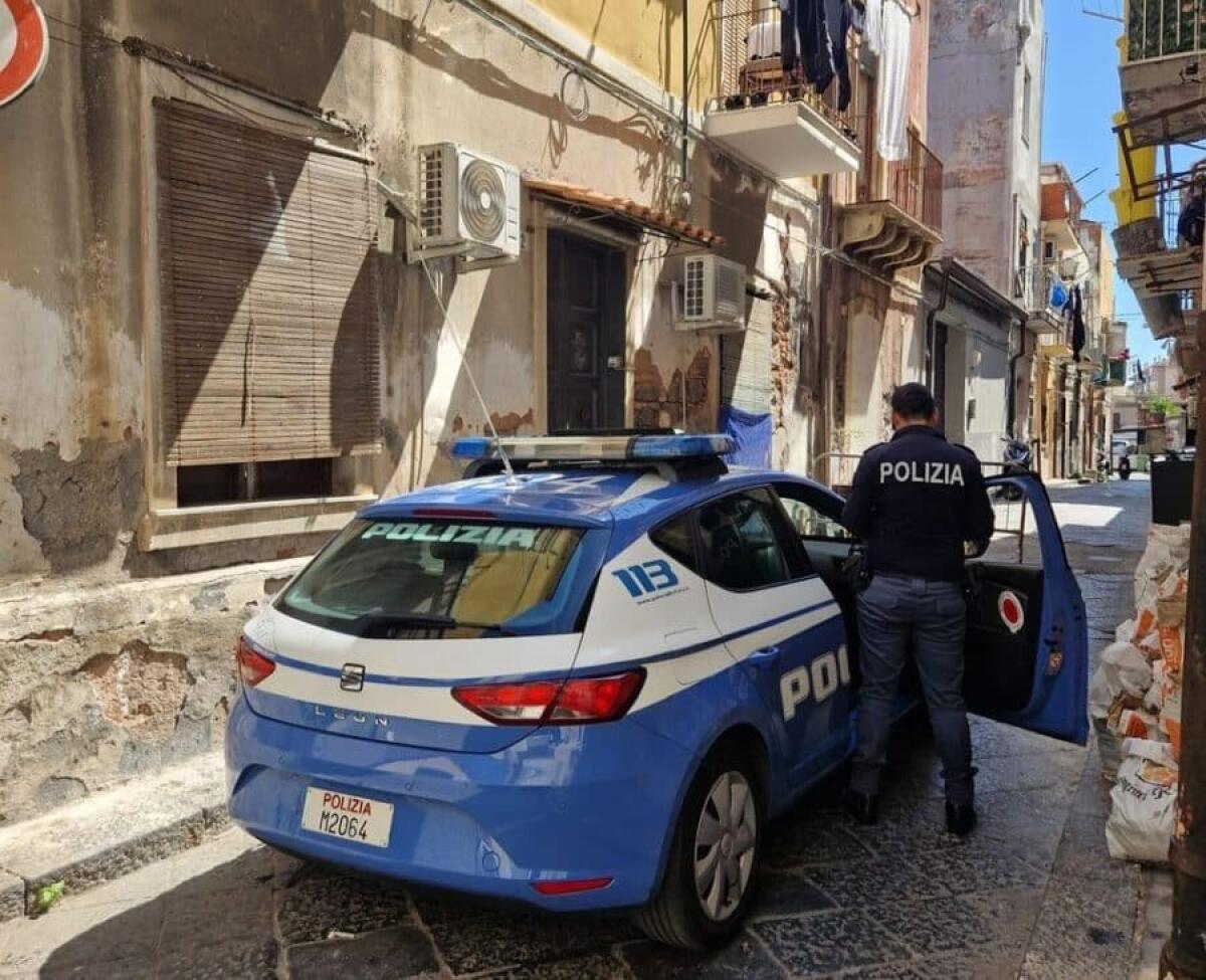 COMMERCIANTI SENZA LICENZA E VEICOLI SENZA ASSICURAZIONE: MAXI CONTROLLI DELLA POLIZIA A CATANIA - 