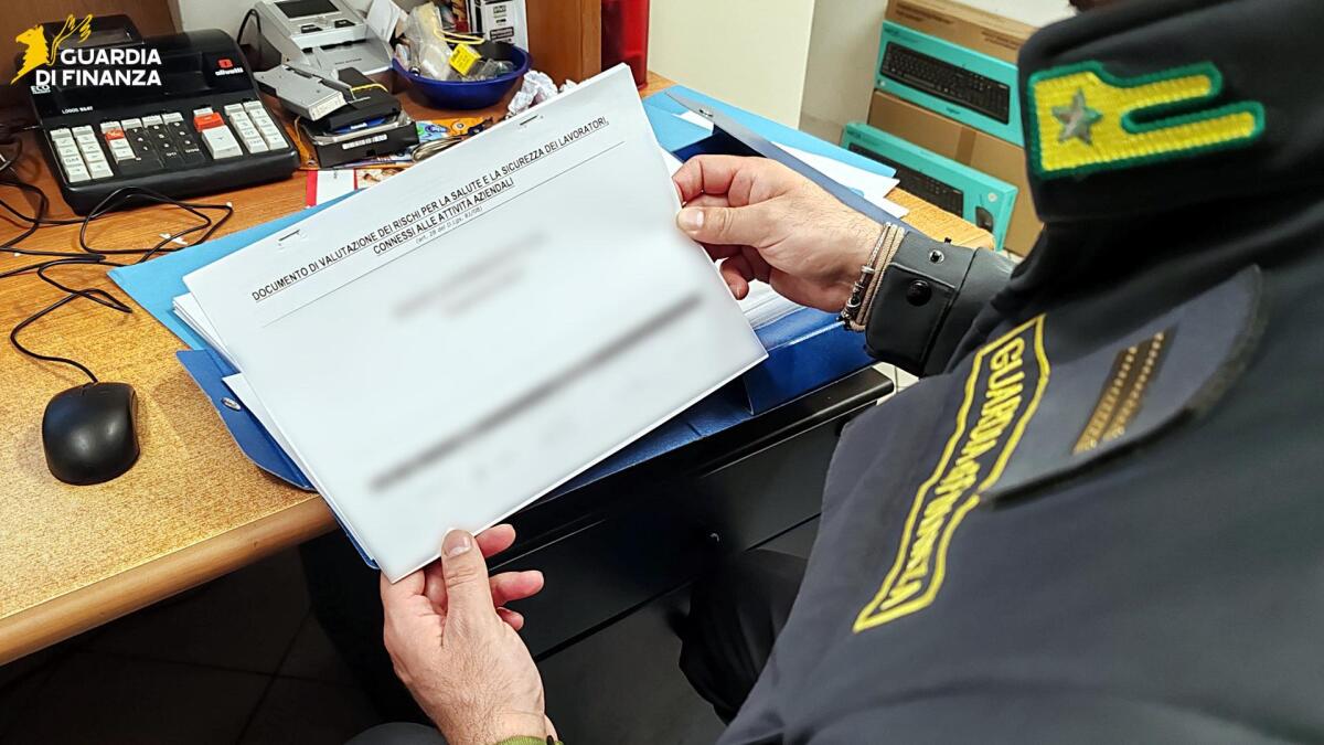 SUPERMERCATO DEGLI ORRORI A BIANCAVILLA: LAVORATORI SFRUTTATI,  DUE ARRESTI – CURCIO: “COSTRETTI AD ACCETTARE L’ILLEGALE PUR DI SOPRAVVIVERE” - 