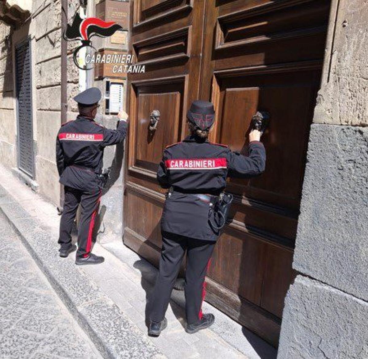MANCATA COMUNICAZIONE OSPITI SU ALLOGGIATI WEB: CARABINIERI DENUNCIANO TRE GESTORI DI CASE VACANZE A CATANIA - 