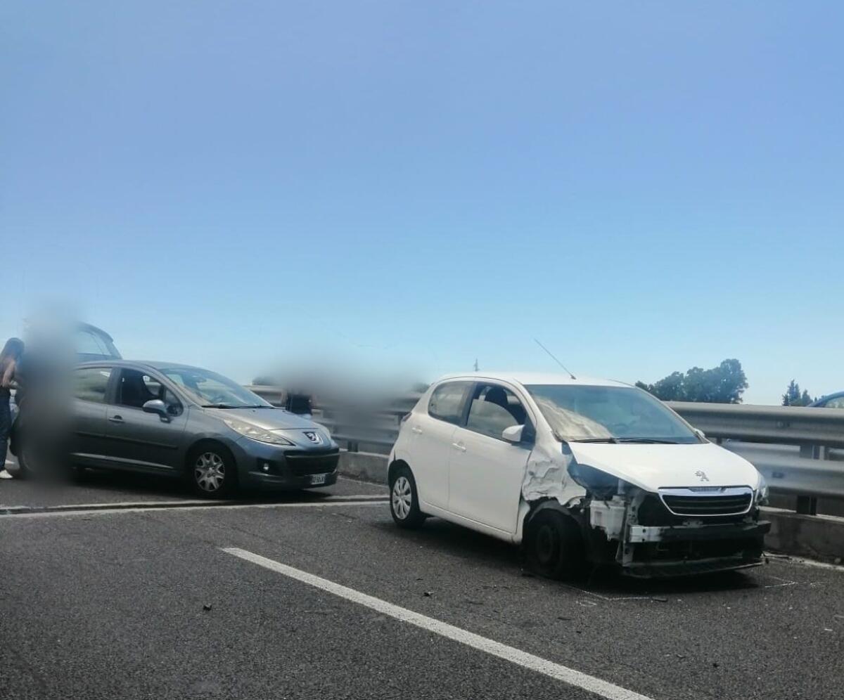 Incidente sulla Tangenziale di Catania: scontro tra due auto nei pressi dello svincolo San Giorgio, traffico in tilt - 