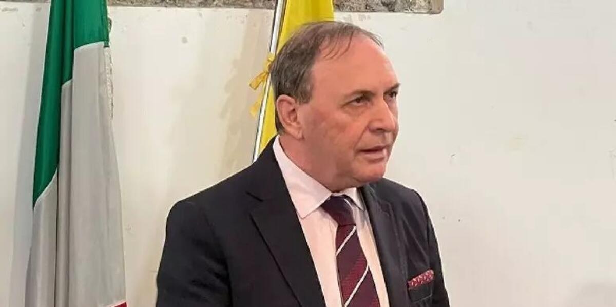 PATERNÒ, IL SINDACO NASO: “PROFONDA INDIGNAZIONE PER QUANTO ACCADUTO. SOLIDARIETÀ AI CARABINIERI” - 