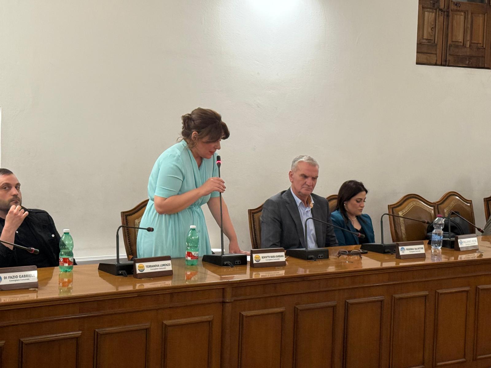 Paternò, consiglio comunale infuocato: tante promesse, poche soluzioni