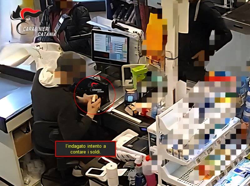 SANTA VENERINA. ANNULLAVA LO SCONTRINO E INTASCAVA I CONTANTI: ARRESTATO IL CASSIERE INFEDELE