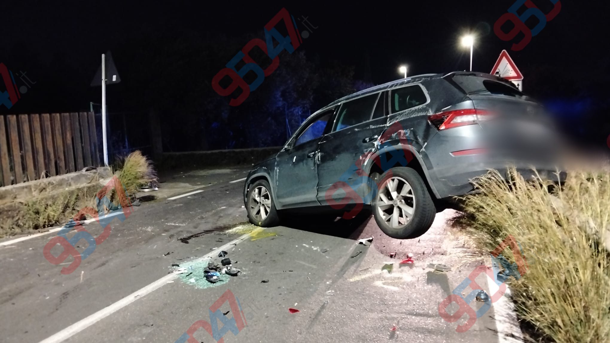 Auto distrutta nella notte, camion ribaltato in mattinata : due incidenti nel comprensorio