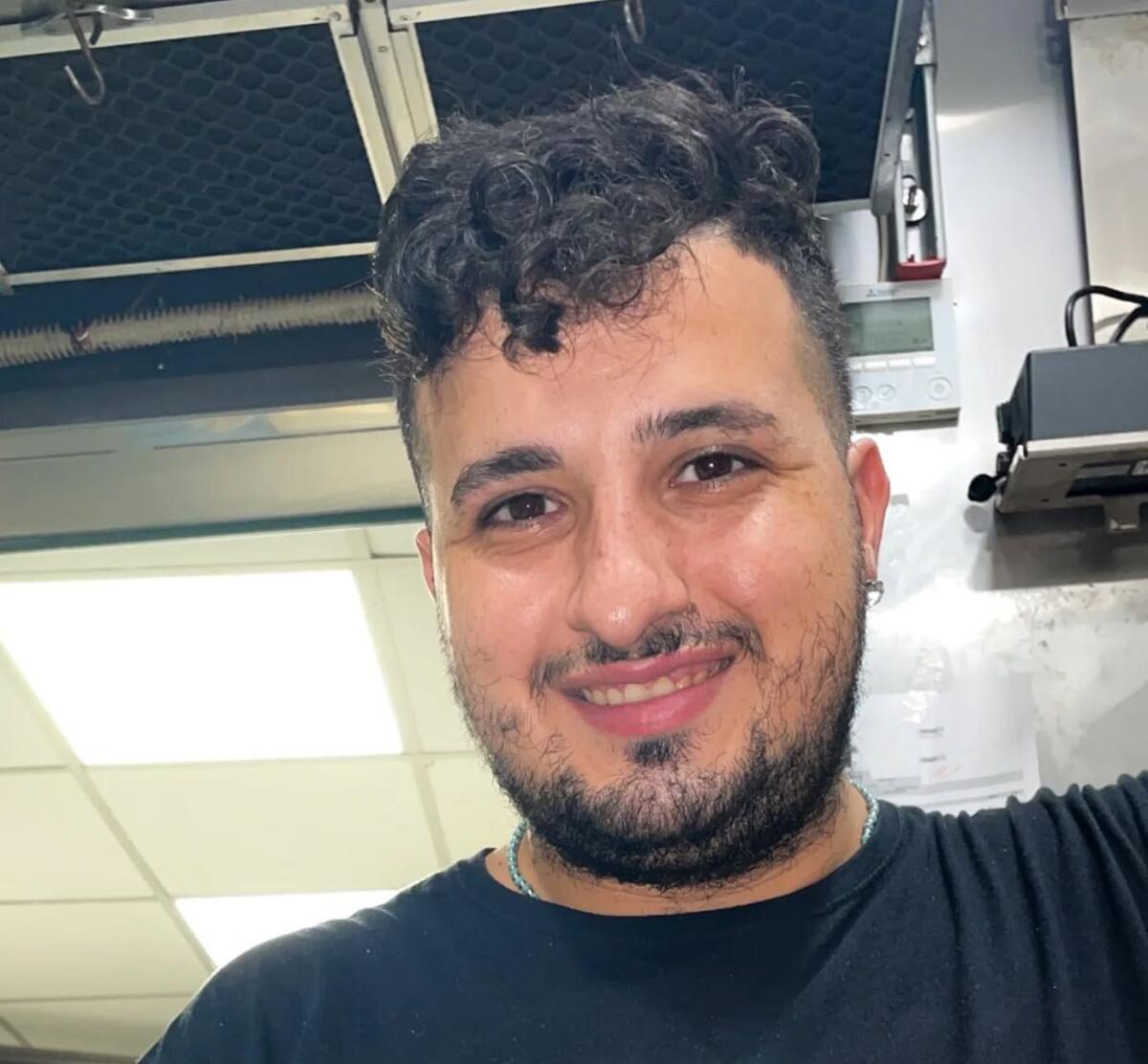 "PER SEMPRE CON NOI, SANTO": IL RICORDO STRAZIANTE DELLA PASTICCERIA QUARANTA PER IL GIOVANE UCCISO A OGNINA - 