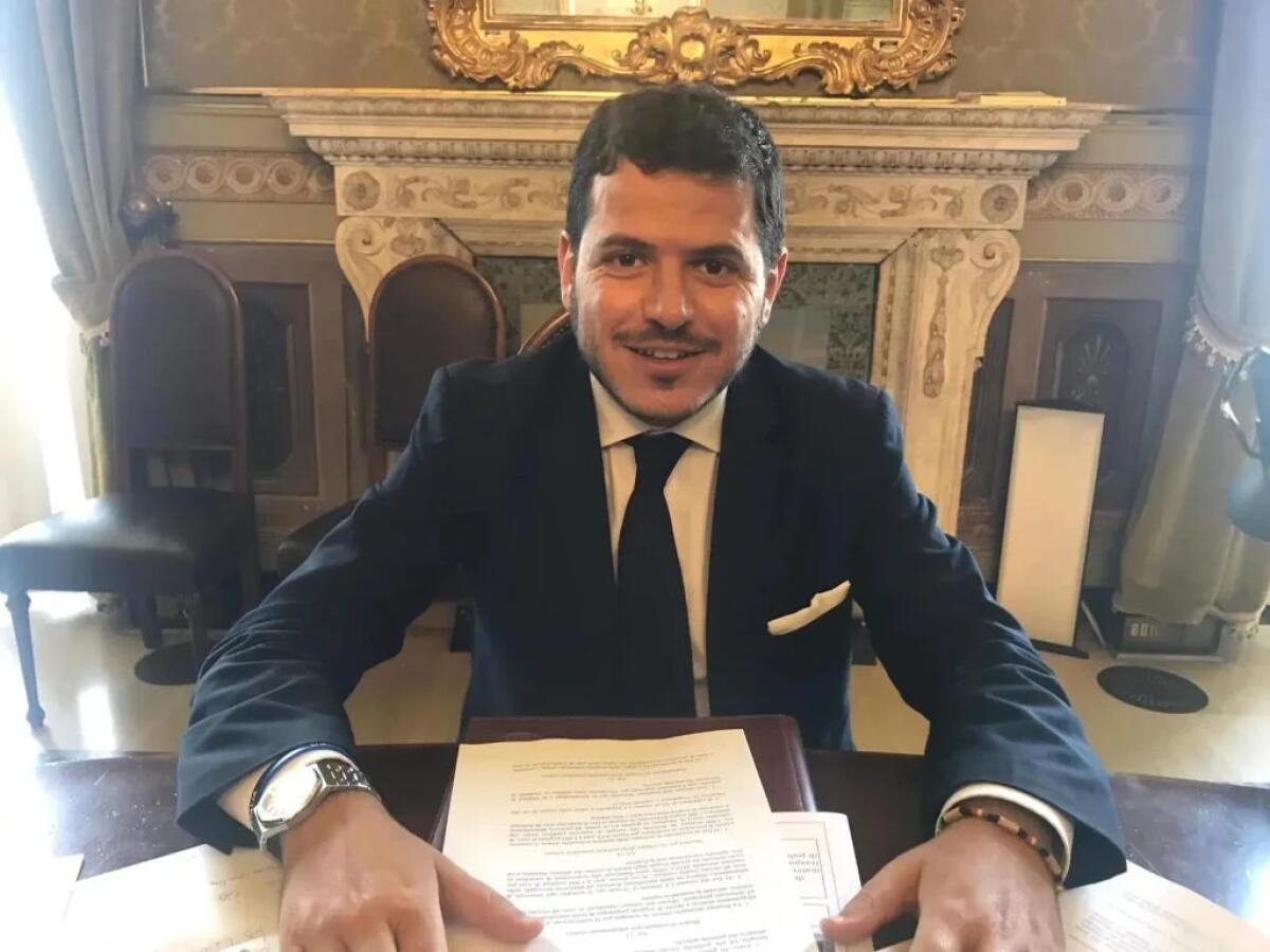 ARS, IL PRESIDENTE GAETANO GALVAGNO INDAGATO PER CORRUZIONE: IL PD CHIEDE CHIAREZZA, IL CENTRODESTRA LO DIFENDE, IL M5S SOLLECITA INDAGINI RAPIDE - 