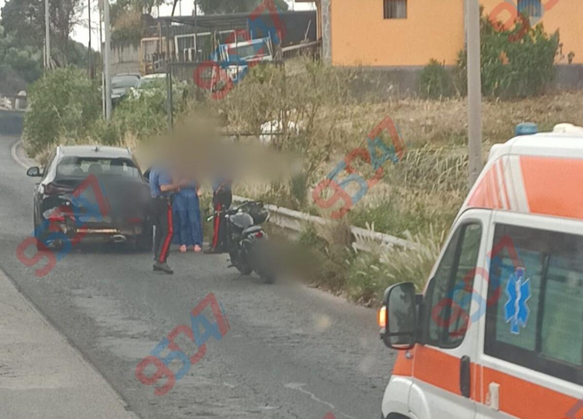 SS121, SCONTRO TRA AUTO E MOTO A MISTERBIANCO: FERITO IL CENTAURO, TRAFFICO IN TILT CON LUNGHISSIME CODE - 