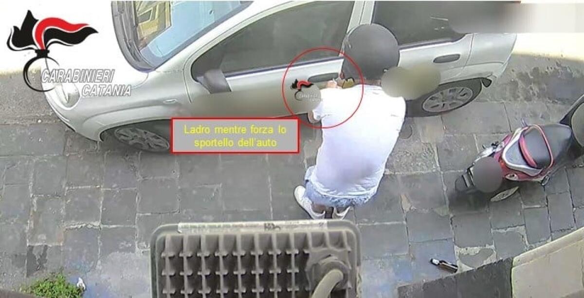 Catania, ruba pacchi da furgone di corriere: identificato grazie alle telecamere - 