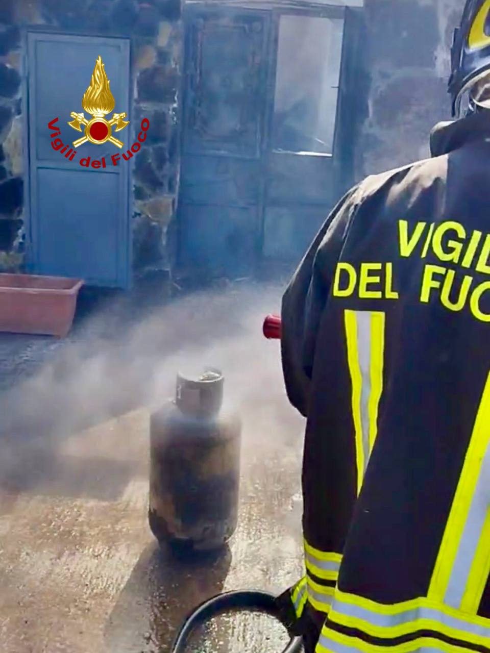 Bronte, incendio in una villetta in contrada Pomaro: gravi danni