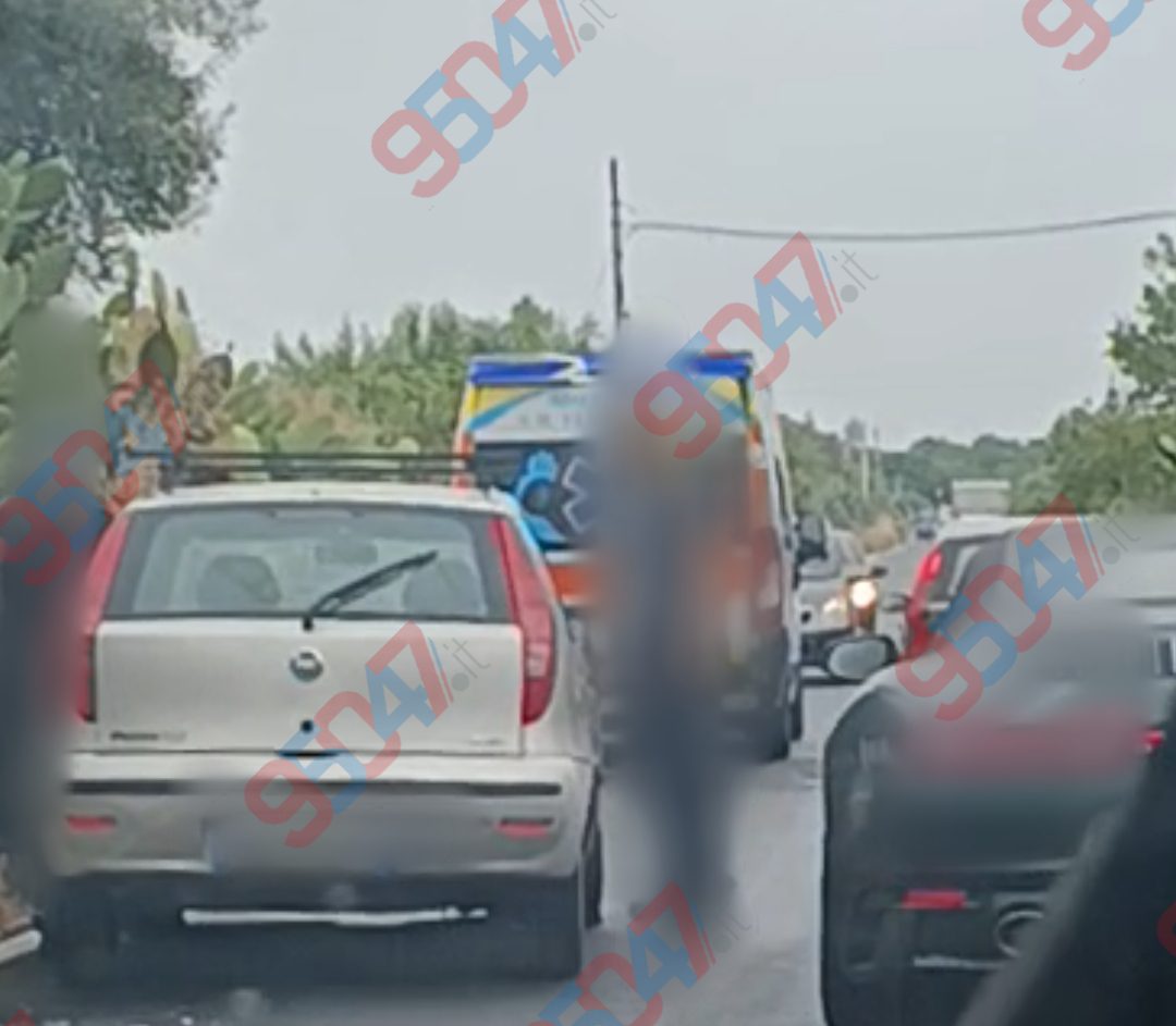 INCIDENTE SULLA SP 4/II TRA BELPASSO E SANTA MARIA DI LICODIA: AUTO SI RIBALTA, DONNA FERITA