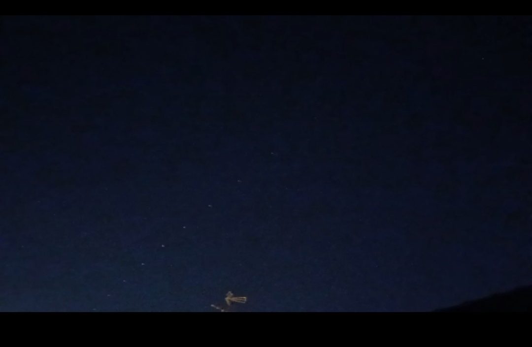 UNA SCIA DI LUCI HA SORPRESO PATERNÒ: QUESTA SERA È PASSATO STARLINK. ECCO I PROSSIMI PASSAGGI