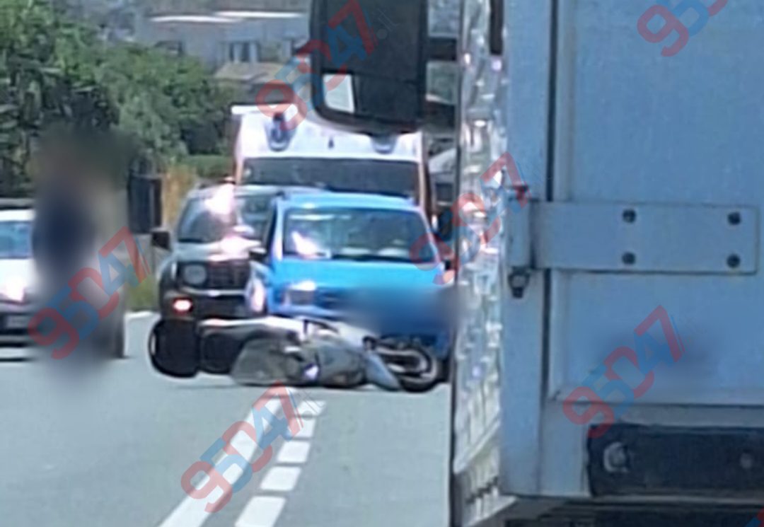 BIANCAVILLA. INCIDENTE SULLA SS284, SCONTRO AUTO SCOOTER, SOCCORSI SUL POSTO