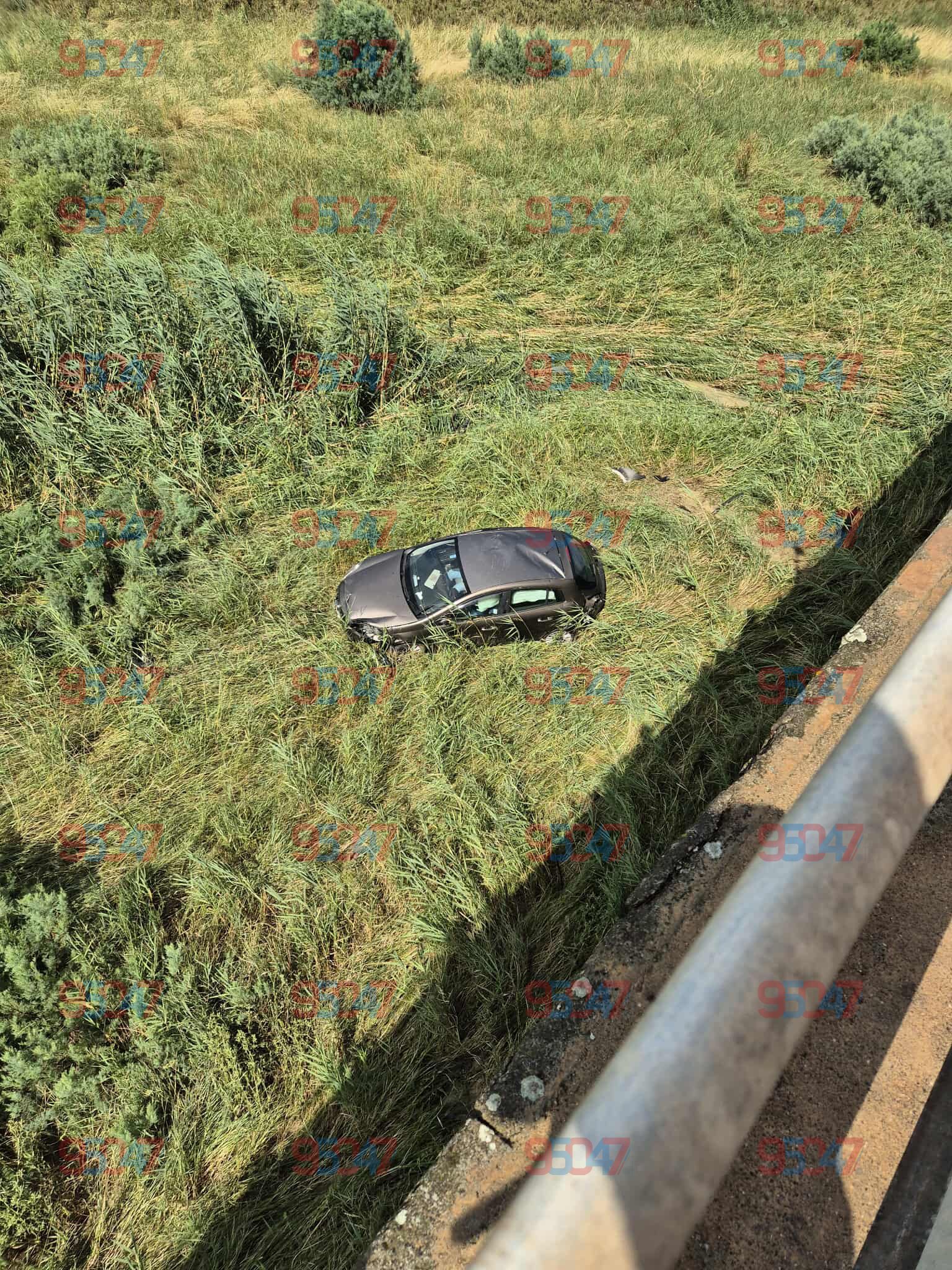 SCONTRO TRA DUE AUTO SULLA PALERMO-CATANIA: UNA VOLA GIÙ DAL VIADOTTO, TRE FERITI