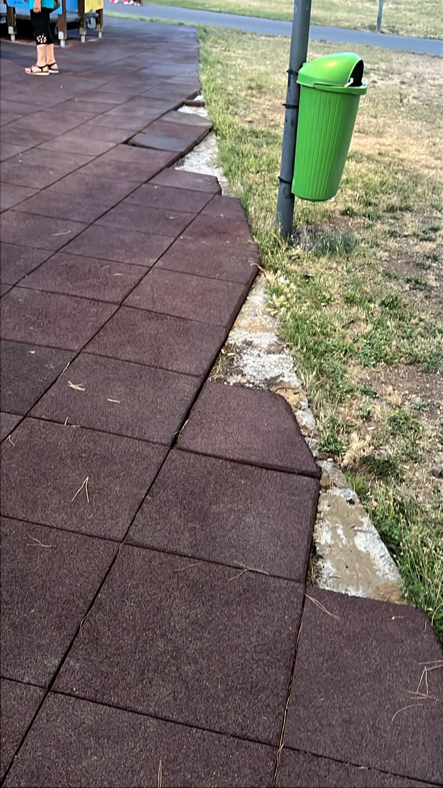 “Il Parco del Sole è una schifezza”: la segnalazione di un cittadino denuncia il degrado dell’area giochi a Paternò