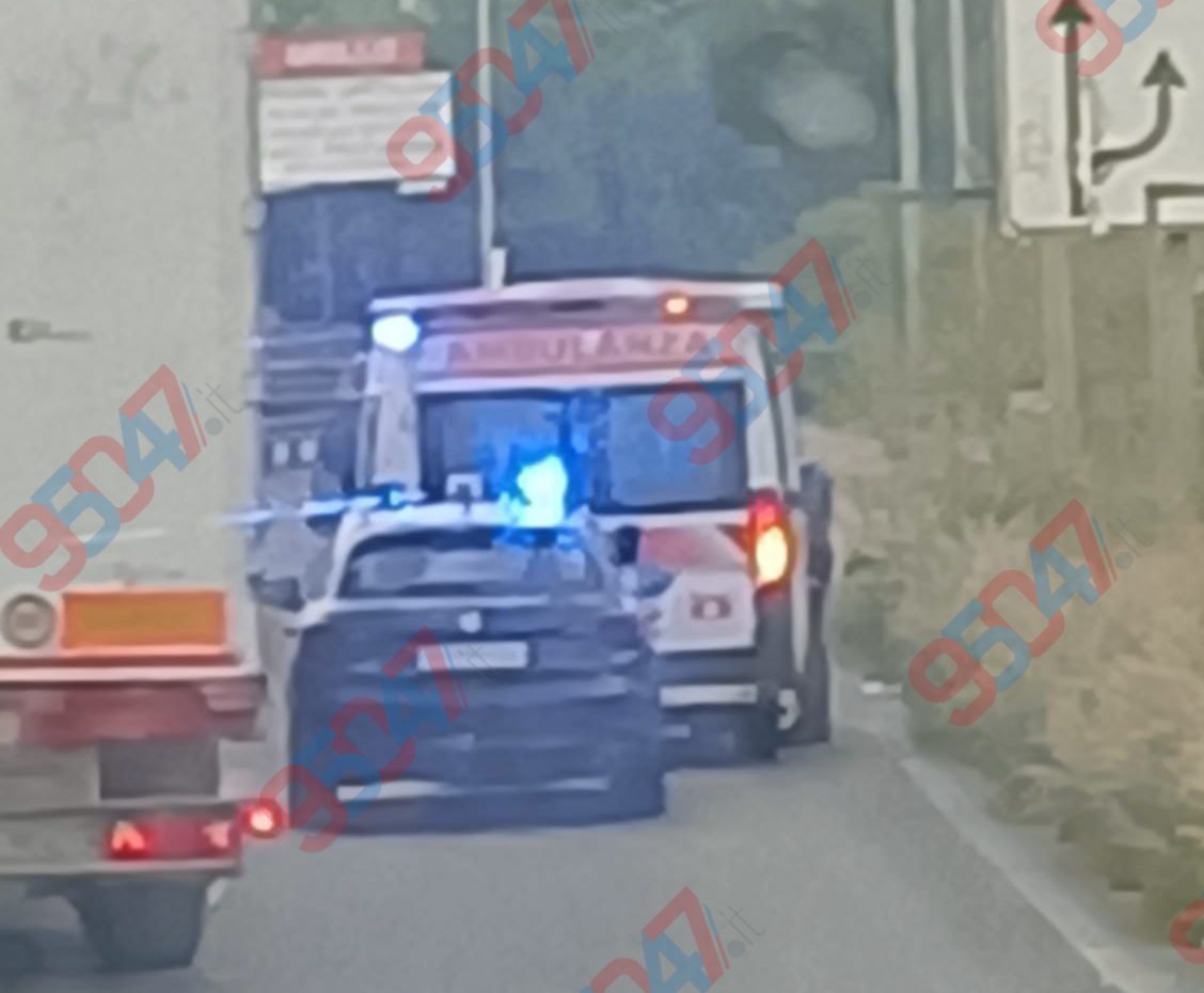 SS121, SCONTRO TRA AUTO E MOTO A MISTERBIANCO: FERITO IL CENTAURO, TRAFFICO IN TILT CON LUNGHISSIME CODE