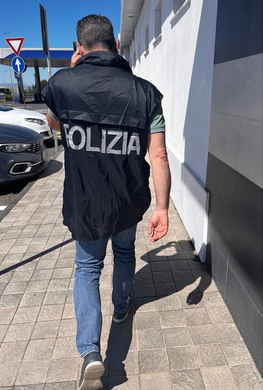 MOZZARELLE SCADUTE E ARANCE EGIZIANE SPACCIATE PER SICILIANE: SEQUESTRI IN AREA DI SERVIZIO SULL’AUTOSTRADA CATANIA-PALERMO