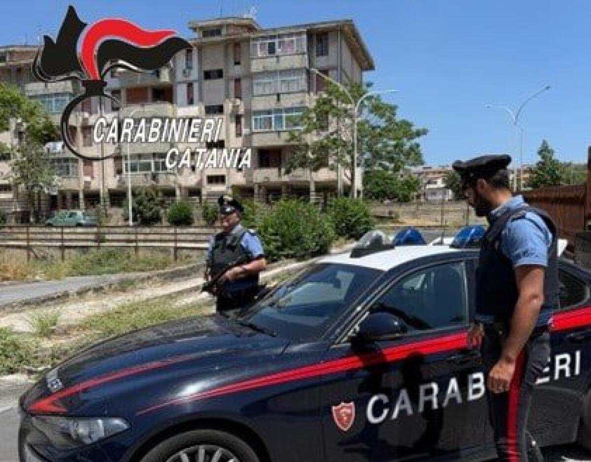 RISSA CONDOMINIALE DEGENERA IN TENTATO OMICIDIO: 31ENNE FERITO GRAVEMENTE A CATANIA - 