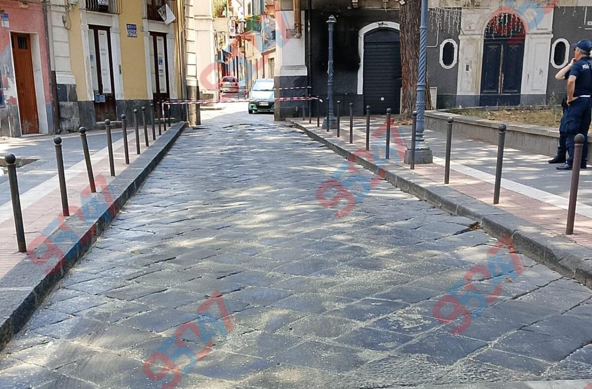 PATERNÒ, PERDITA D’OLIO CAUSA LA CADUTA DI UNO SCOOTER: FERITO UN UOMO, STRADA CHIUSA - 