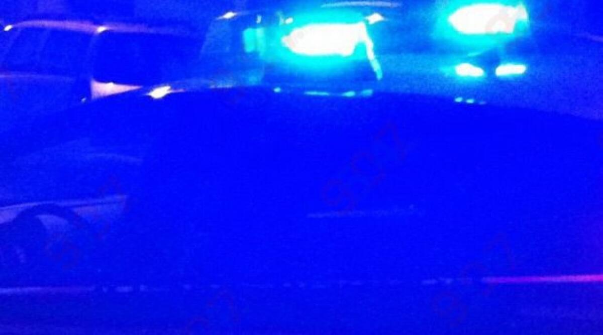 SEGNALAZIONI NELLA NOTTE A PATERNÒ: AUTO BIANCA INSEGUITA DAI CARABINIERI A FORTE VELOCITÀ - 