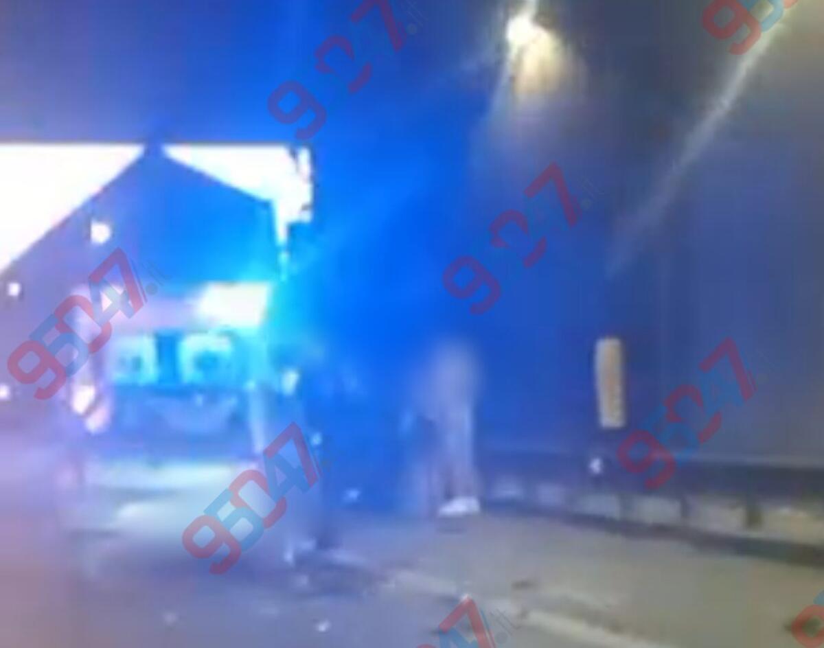 INCIDENTE ALL'INTERNO DELLA GALLERIA DELLA TANGENZIALE DI CATANIA: AMBULANZE E POLIZIA SUL POSTO - 