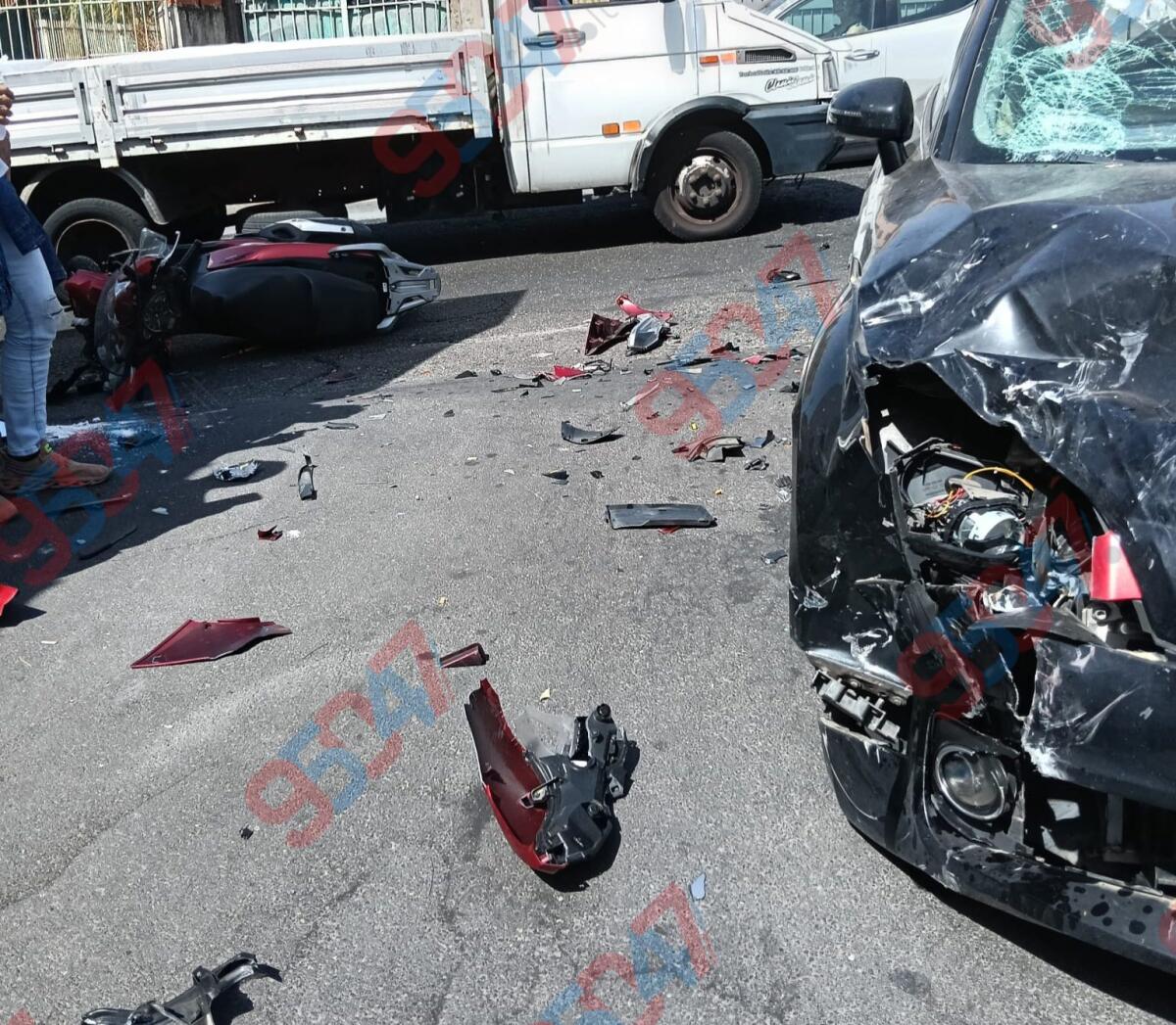 CATANIA, INCIDENTE TRA SCOOTER E AUTO IN VIA GALERMO: FERITO UN CENTAURO - 