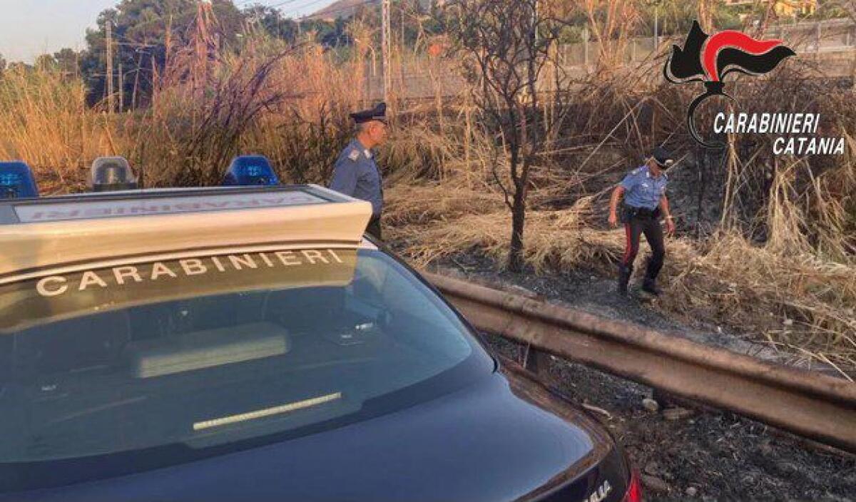 BELPASSO, BRUCIA STERPAGLIE IN CONTRADA AGNELLERIA E PROVOCA UN INCENDIO: AGRICOLTORE DENUNCIATO PER 10 ETTARI IN FUMO - 