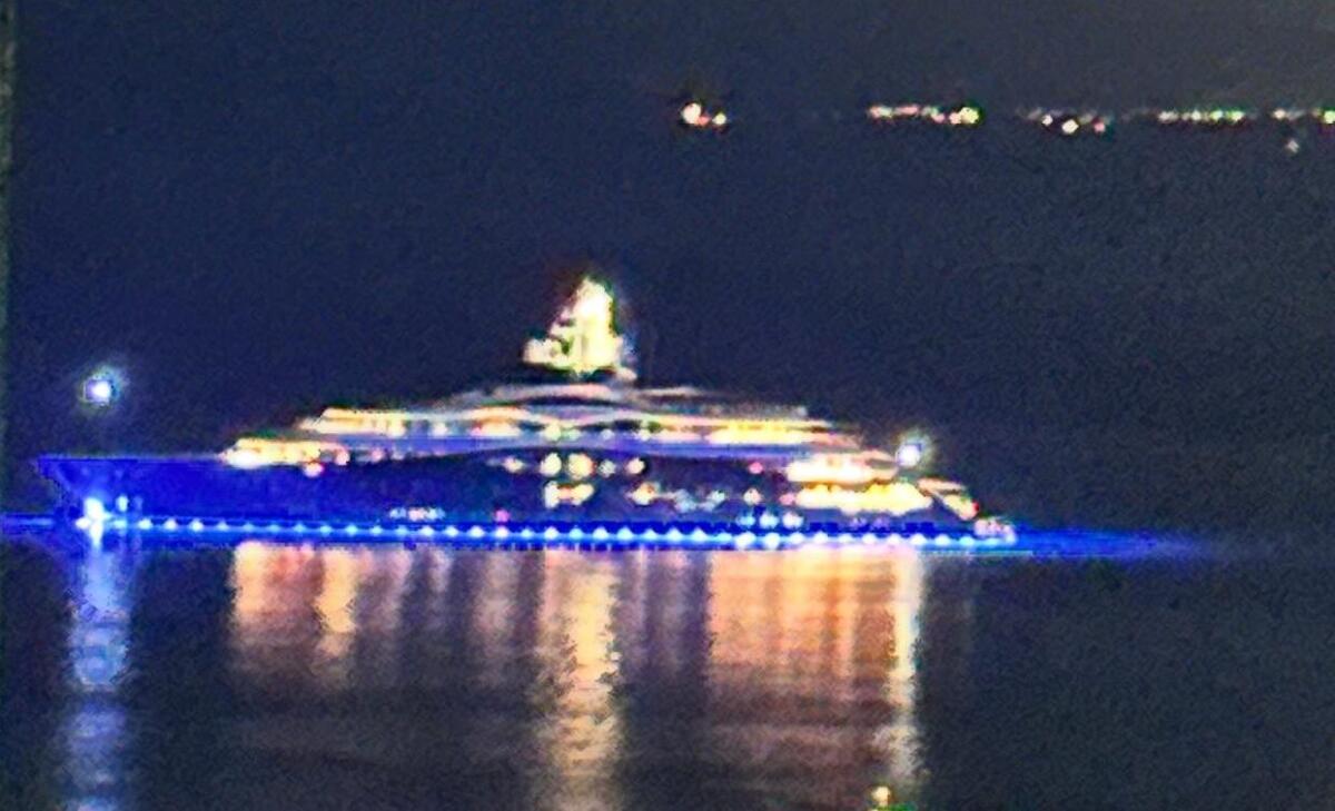 Catania, gli yacht di Mark Zuckerberg davanti San Giovanni Li Cuti: in scena 330 milioni di lusso galleggiante - 