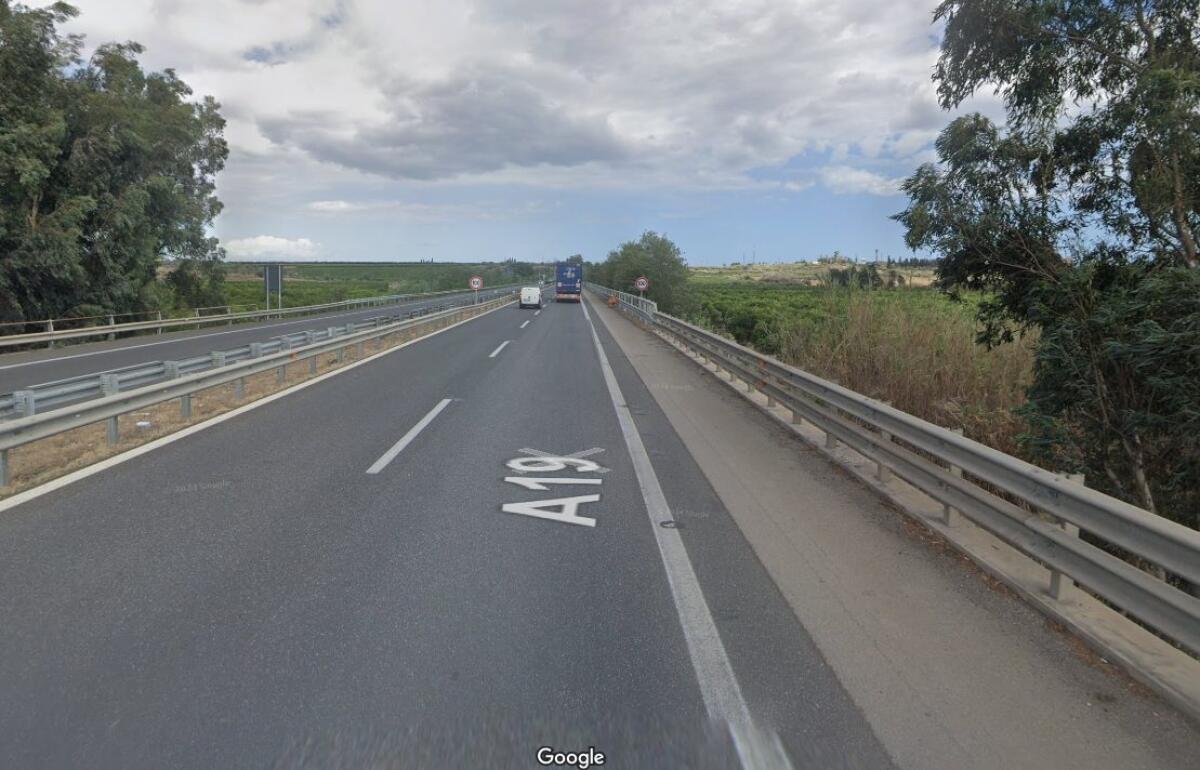 INCIDENTE SULLA PALERMO-CATANIA NEI PRESSI DELLO SVINCOLO MOTTA SANT’ANASTASIA: SOCCORSI SUL POSTO - 