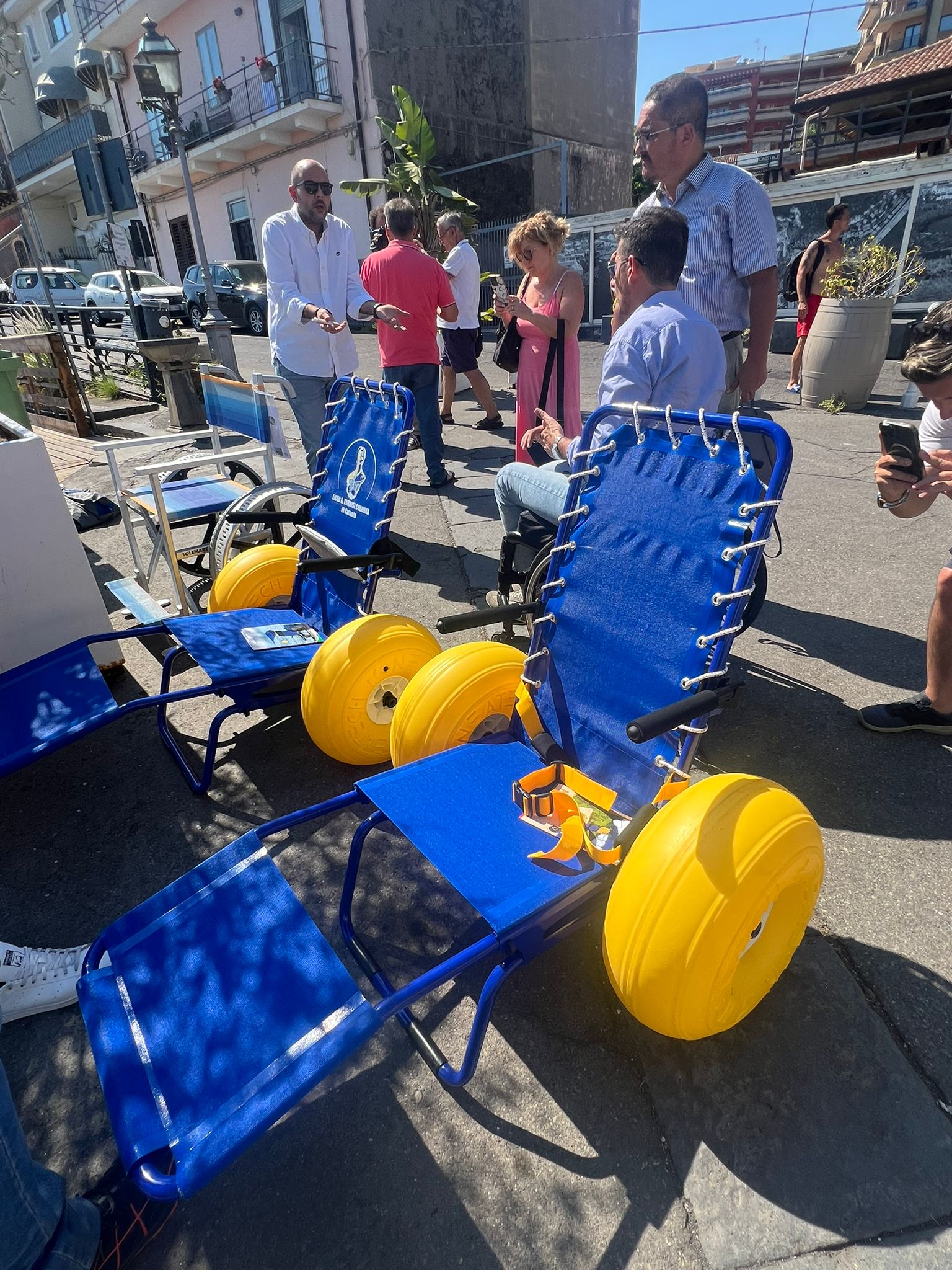 CATANIA, MARE SENZA BARRIERE: SPIAGGE LIBERE E SOLARIUM ORA ACCESSIBILI A TUTTI