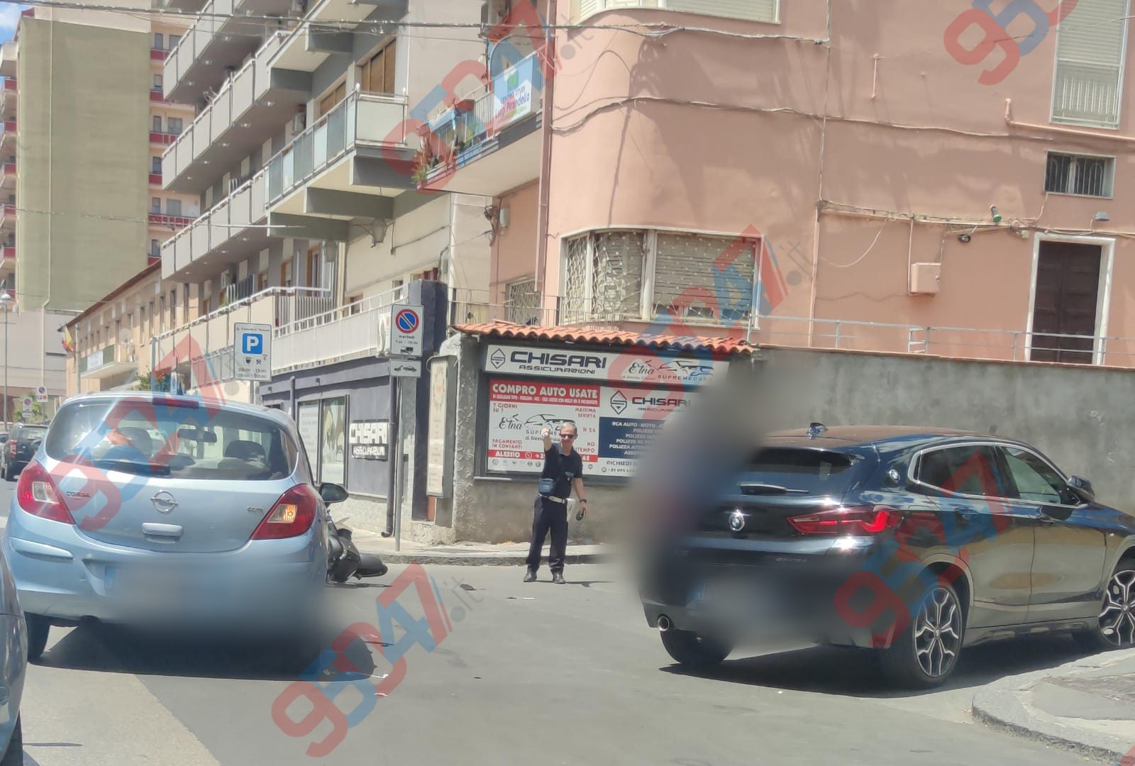 GRAVE INCIDENTE A PATERNÒ IN VIA EMANUELE BELLIA: COINVOLTI AUTO E SCOOTER, FERITO UN MOTOCICLISTA