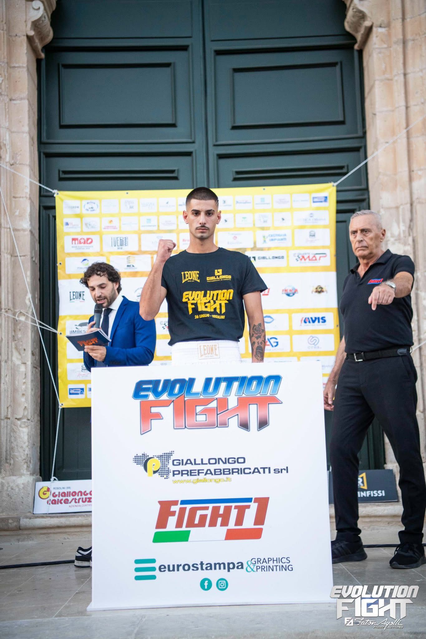 ROBERTO PALUMBO TRIONFA A ROSOLINI: DEBUTTO DA PROFESSIONISTA E VITTORIA PER PATERNÒ